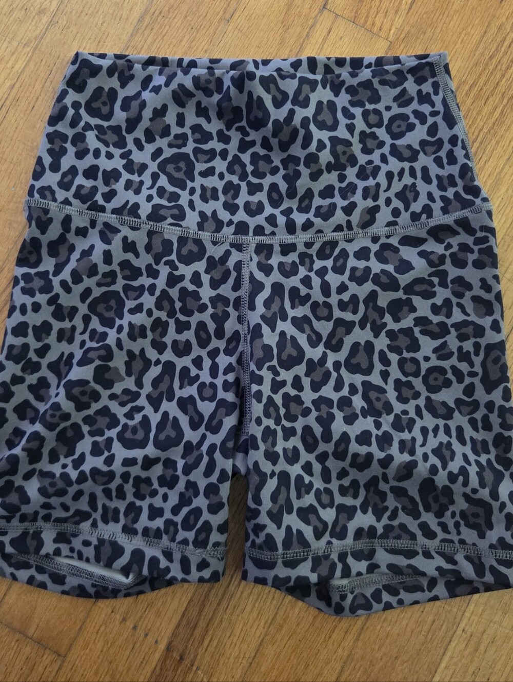 Yogalicious Leopard Print 5” Biker Shorts – Size Small